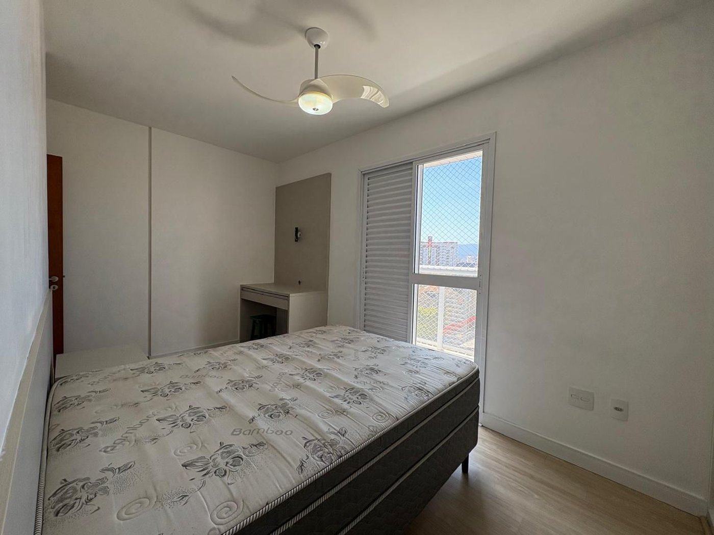Apartamento com 2 dormitórios à venda, 65 m² por R$ 650.000,00 - Boqueirão - Santos/SP