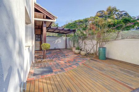 Casa à venda com 4 suítes no condomínio Ville de Marseille, São Paulo - SP