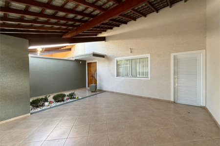 Casa à venda com 3 quartos, sendo 1 suíte, em Jardim Paulista, Atibaia, SP
