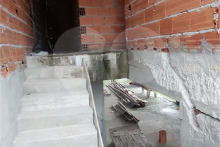 Terreno à venda com 3 quartos, sendo 1 suíte, no condomínio Lago dos Pássaros, Cotia - SP