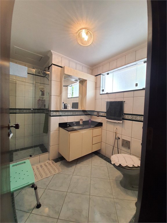 Sobrado à venda com 3 quartos, sendo 1 suíte,  em Jardim Rizzo, São Paulo, SP