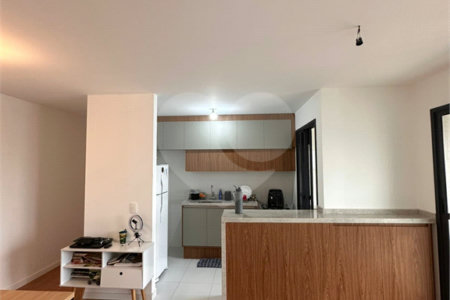 Apartamento à venda com 3 quartos, sendo 1 suíte, em Vila Anastácio, São Paulo, SP