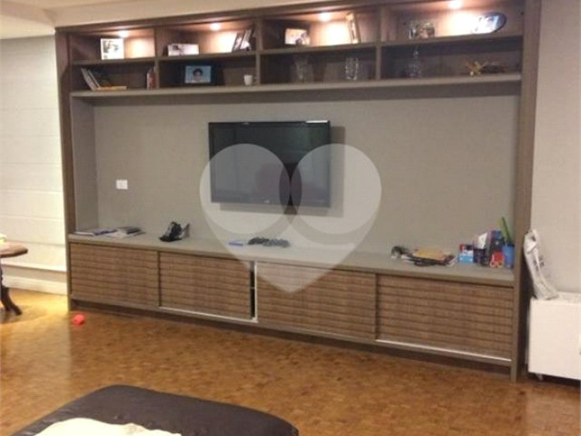 Apartamento à venda com 4 quartos, sendo 2 suítes,  em Consolação, São Paulo, SP