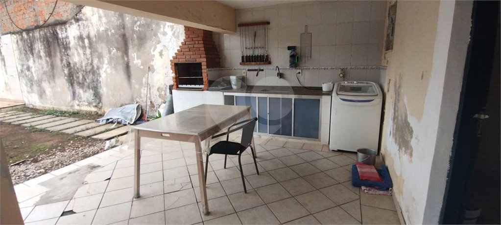 Casa à venda com 4 quartos, sendo 1 suíte, em Jardim Guadalajara, Sorocaba, SP