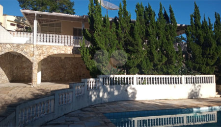 Casa à venda com 5 quartos, sendo 3 suítes,  no condomínio Estância Marambaia, Vinhedo - SP