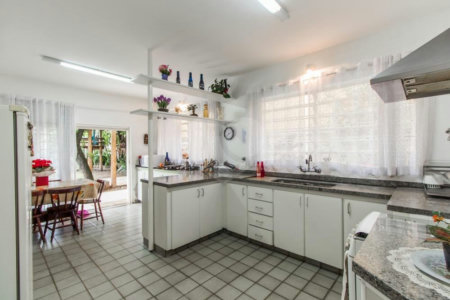 Casa à venda com 4 quartos, sendo 2 suítes, em Brooklin, São Paulo, SP