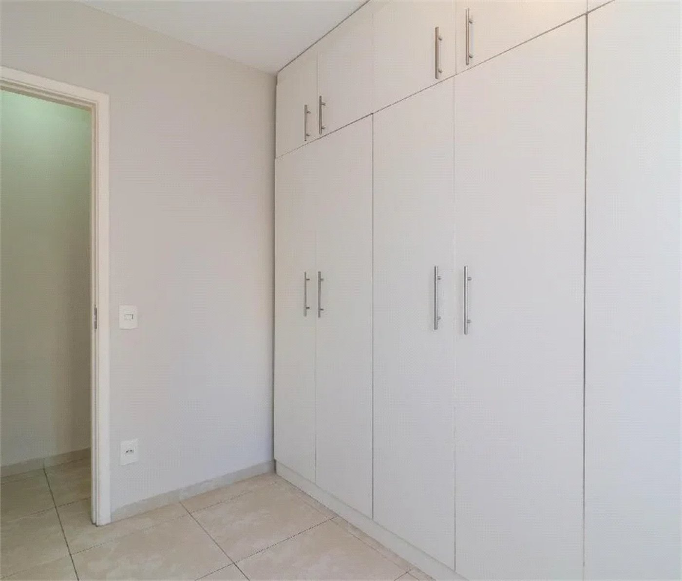 Apartamento à venda com 3 quartos, sendo 1 suíte, em Parque Reboucas, São Paulo, SP