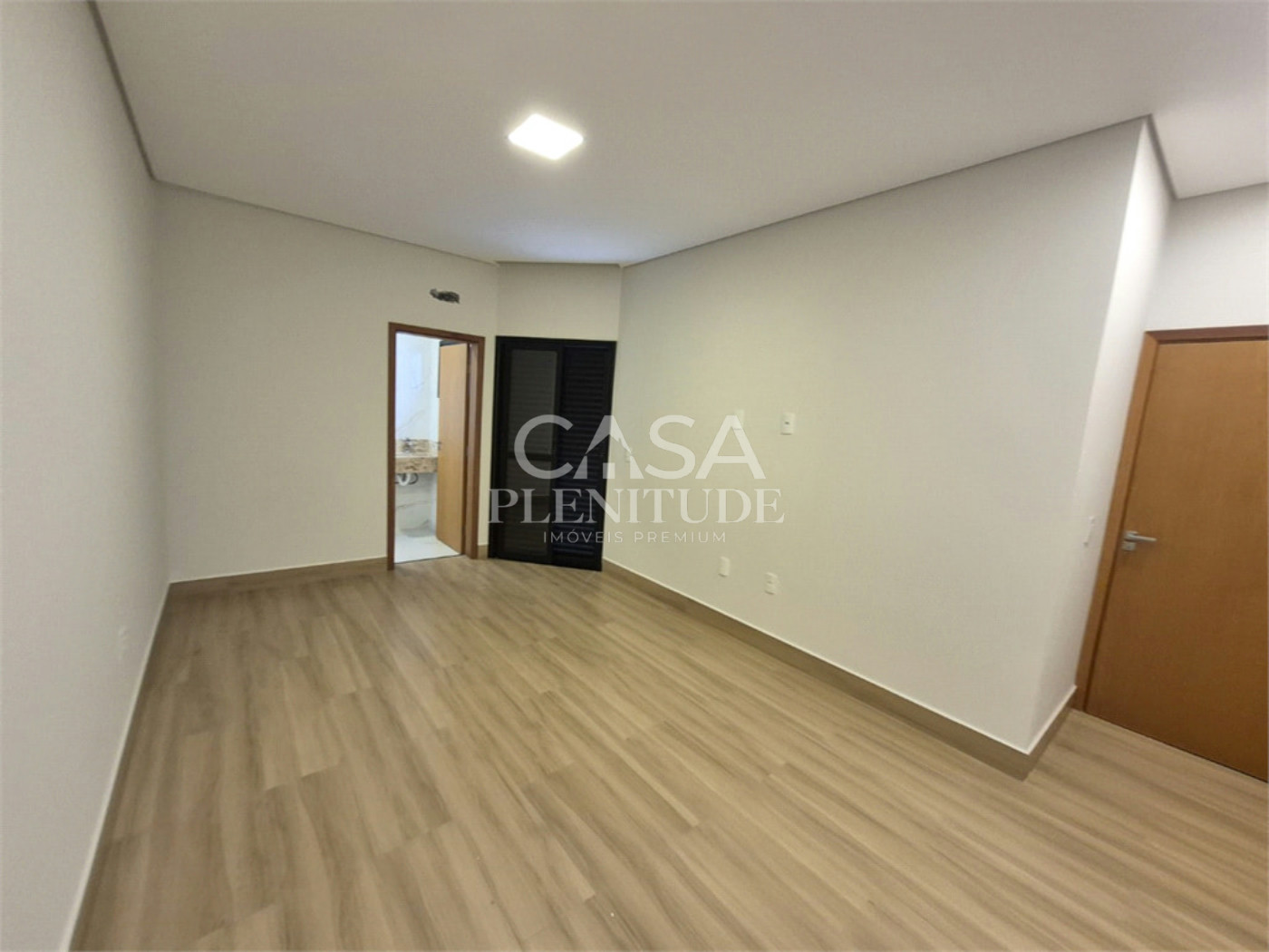 Casa em condomínio à venda com 3 quartos, sendo 1 suíte, em Jardim Residencial Villagio Ipanema I, Sorocaba, SP
