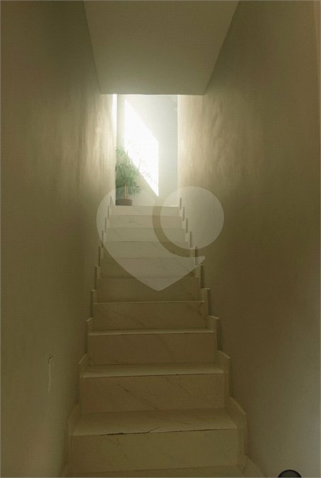 Casa à venda ou para alugar com 3 suítes em Mairiporã, SP