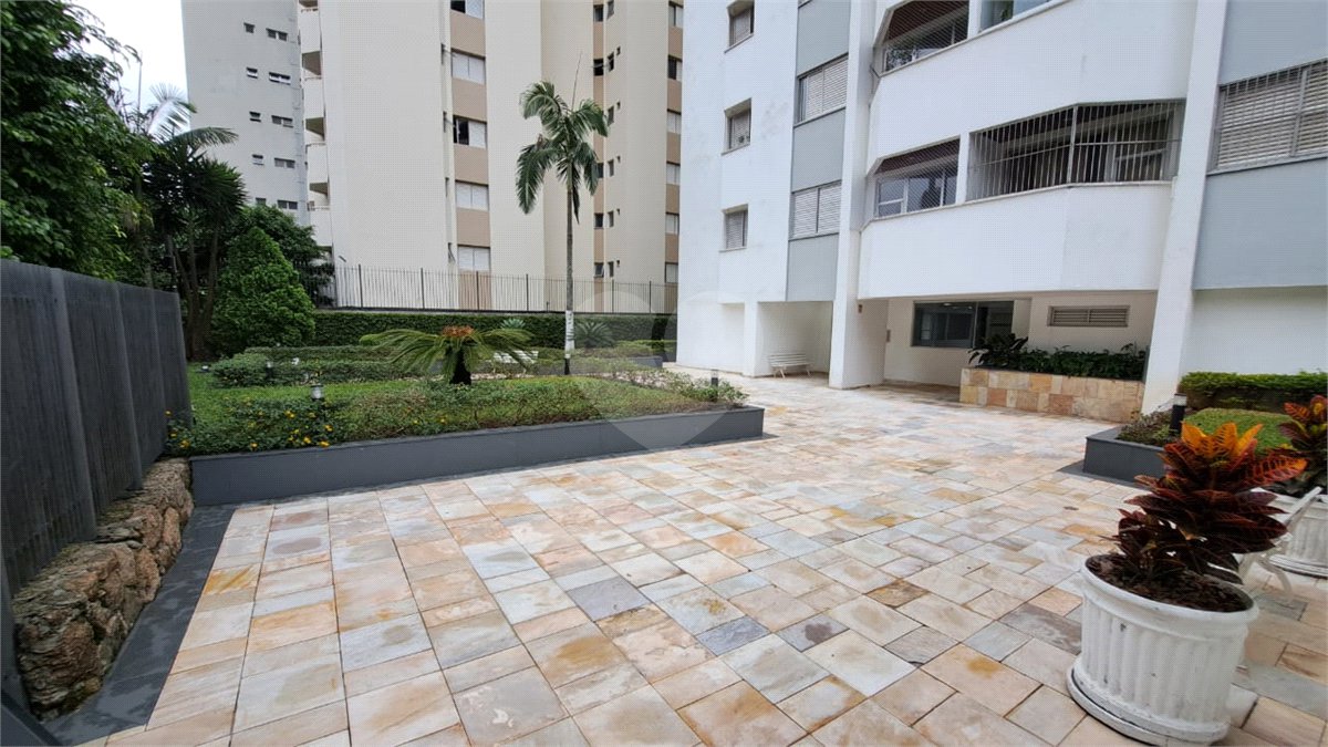 Apartamento à venda com 3 quartos, sendo 1 suíte, em Vila Mariana, São Paulo, SP