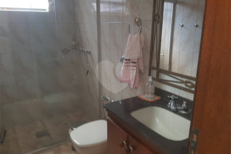 Bela casa com boa localização no bairro Portal do Sol