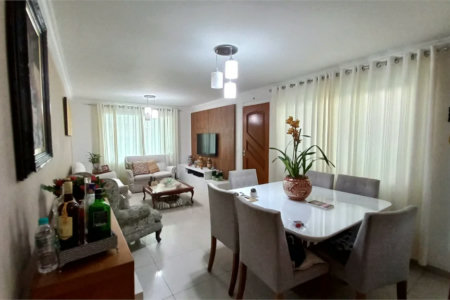 Casa à venda com 3 suítes em Jardim Trussardi, São Paulo, SP