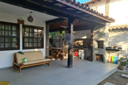 Casa à venda com 2 quartos, sendo 1 suíte, em Manguinhos, Armação dos Búzios, RJ