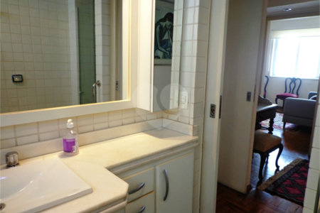 Apartamento à venda com 3 quartos, sendo 1 suíte, em Santa Cecília, São Paulo, SP
