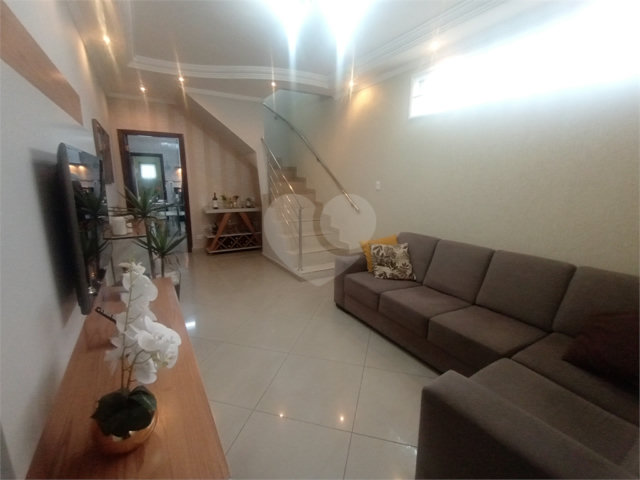 Sobrado à venda com 3 quartos, sendo 1 suíte,  em Vila Gustavo, São Paulo, SP