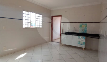Casa à venda com 3 quartos, sendo 1 suíte, em Central Parque 4-l, Itapetininga, SP