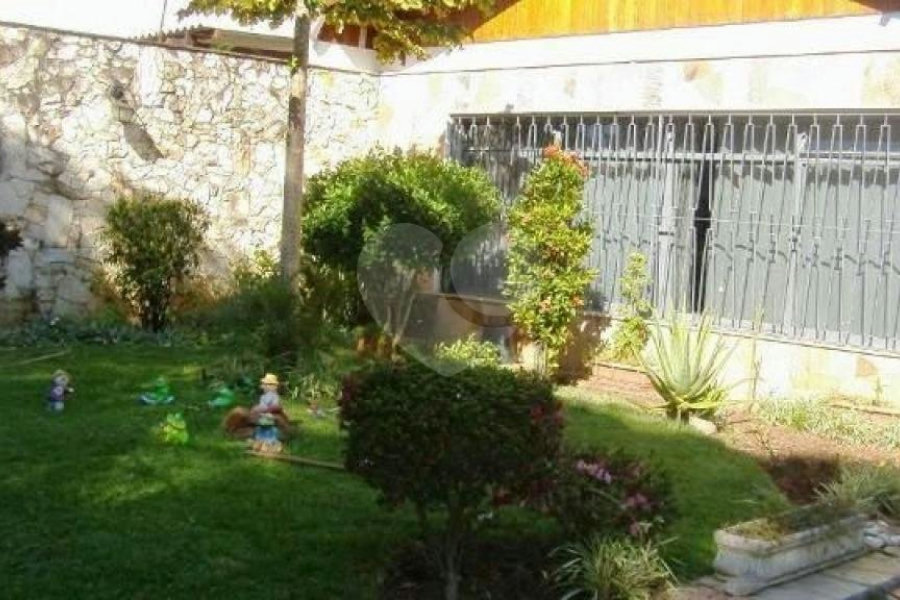 Casa Térrea à venda com 3 quartos, sendo 1 suíte, em Vila Albertina, São Paulo, SP