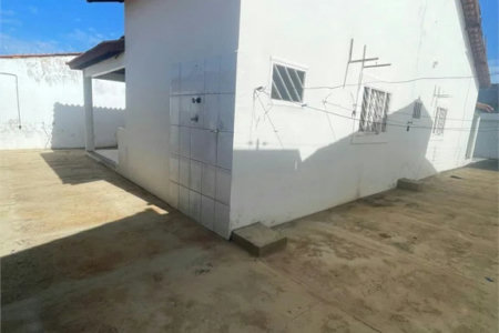 Casa para alugar com 3 quartos, sendo 1 suíte, em Setor Industrial, Balsas, MA