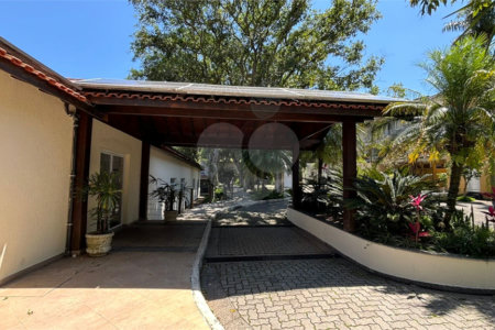 Sobrado à venda com 3 quartos, sendo 1 suíte, no condomínio Villagio da Granja, Cotia - SP