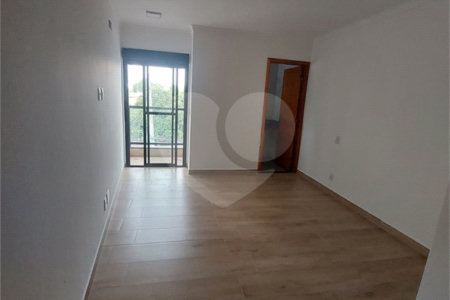 Sobrado à venda com 3 quartos, sendo 1 suíte, em Vila Carrão, São Paulo, SP
