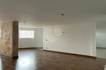 Casa à venda com 3 quartos, sendo 2 suítes, em Tucuruvi, São Paulo, SP