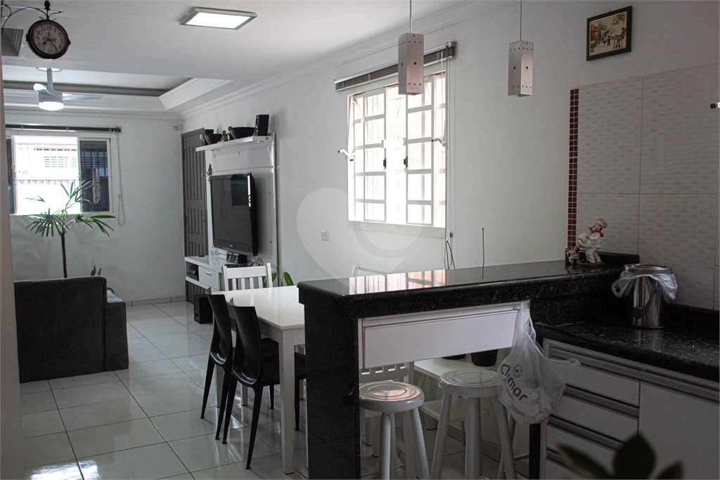 Casa à venda com 2 quartos, sendo 1 suíte, no Centro, Mairinque, SP
