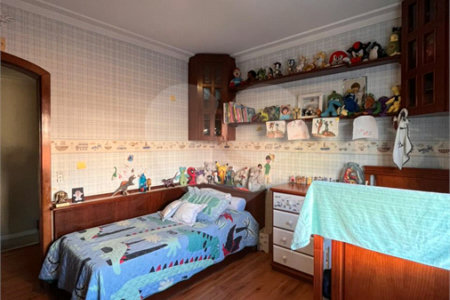 Sobrado à venda com 4 quartos, sendo 1 suíte, em Planalto Paulista, São Paulo, SP