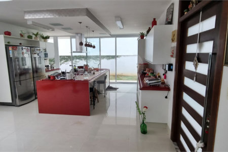 Casa à venda com 5 quartos, sendo 2 suítes, no condomínio Swiss Park, São Bernardo do Campo - SP