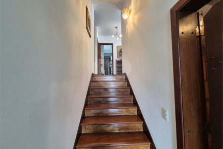 Casa de Vila à venda ou para alugar com 4 quartos, sendo 2 suítes,  em Jardim Leonor, São Paulo, SP