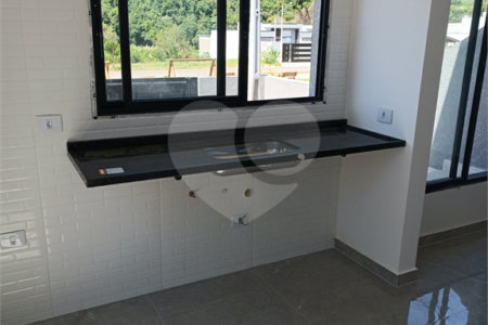 Casa à venda com 3 quartos, sendo 1 suíte, no condomínio Residencial Jardins da Catalunha, Atibaia - SP