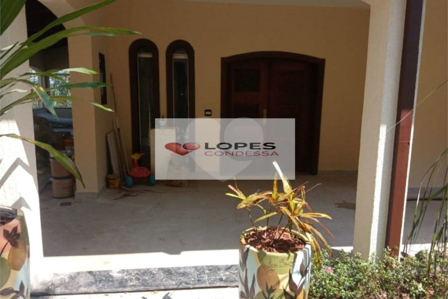Casa à venda com 3 suítes no condomínio Alpes da Cantareira, Mairiporã - SP