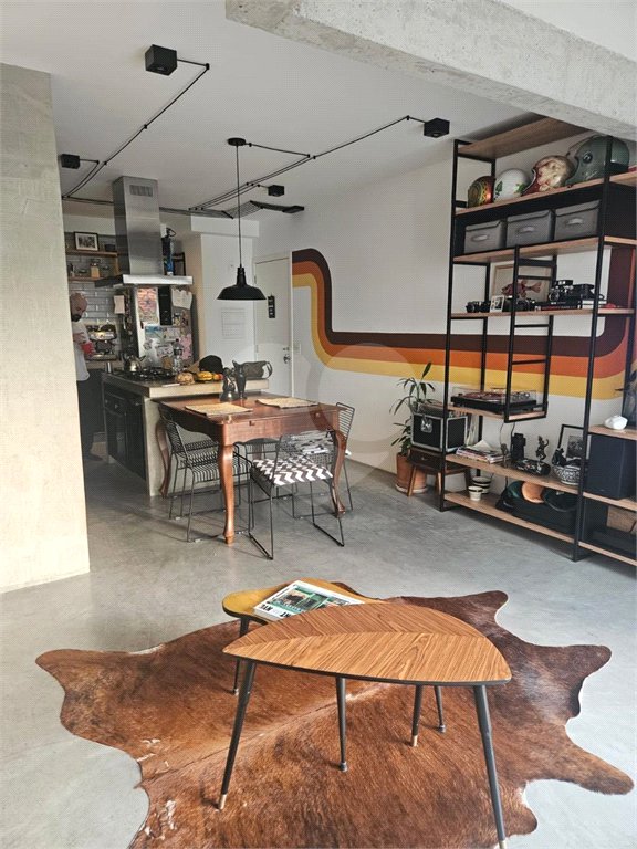 Apartamento à venda com 2 quartos, sendo 1 suíte,  em Pinheiros, São Paulo, SP