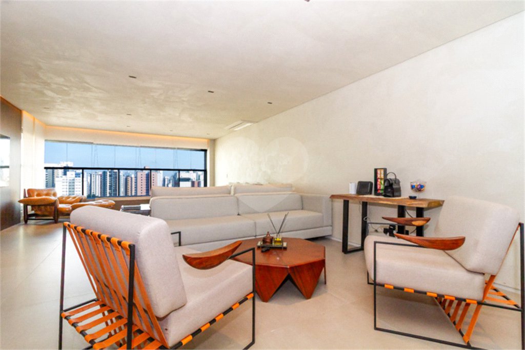 Apartamento à venda com 3 quartos, sendo 1 suíte, em Vila Mariana, São Paulo, SP
