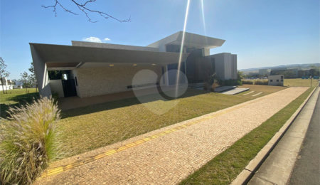 Casa à venda com 6 quartos, sendo 4 suítes,  no condomínio Damha II, São Carlos - SP