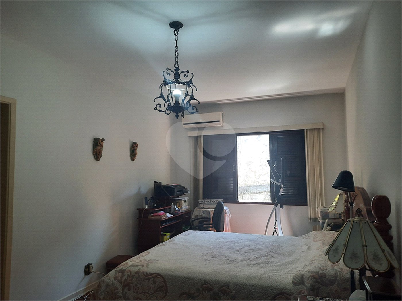Casa à venda com 4 quartos, sendo 3 suítes,  em Jardim Marajoara, São Paulo, SP