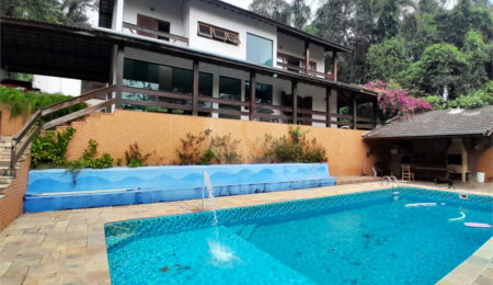 Casa Térrea à venda com 5 quartos, sendo 2 suítes,  em Roseira, Mairiporã, SP