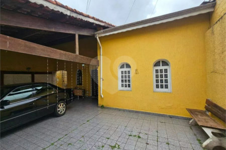 Casa Térrea à venda com 3 quartos, sendo 1 suíte, no Centro, Poá, SP