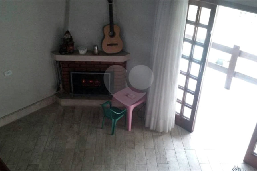 Sobrado à venda com 6 quartos, sendo 4 suítes, em Tremembé, São Paulo, SP