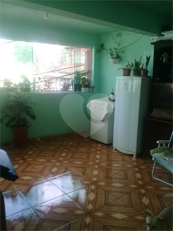 Sobrado à venda com 3 quartos no Brasilândia, São Paulo, SP