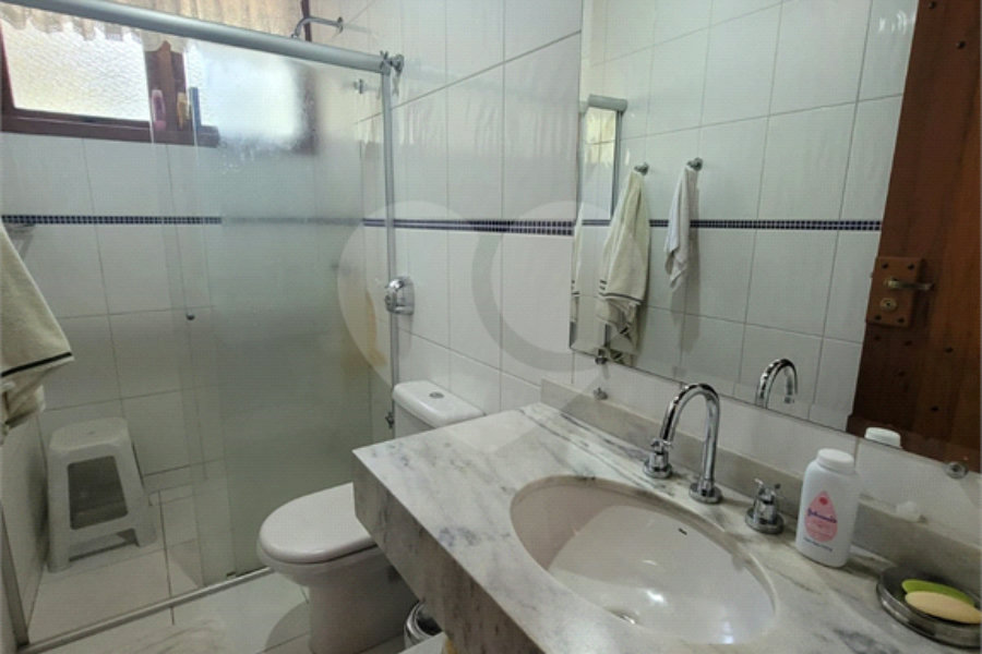Casa à venda com 3 quartos, sendo 1 suíte,  no condomínio Residencial Bosque da Serra, Mairiporã - SP