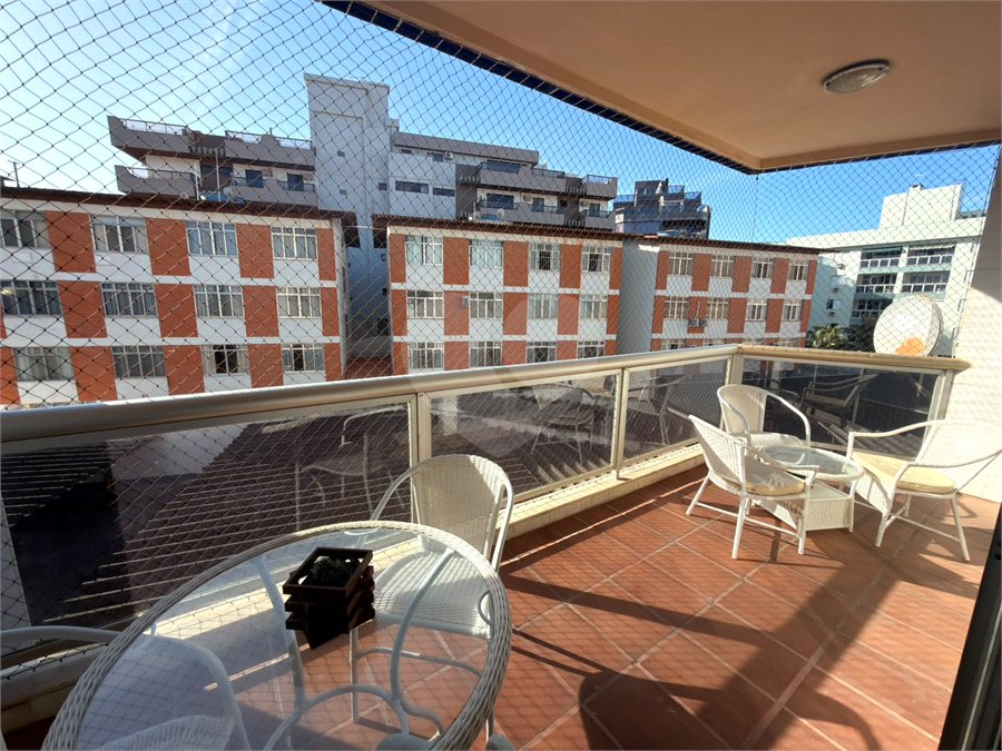 Apartamento à venda com 3 quartos, sendo 1 suíte, em Vila Nova, Cabo Frio, RJ