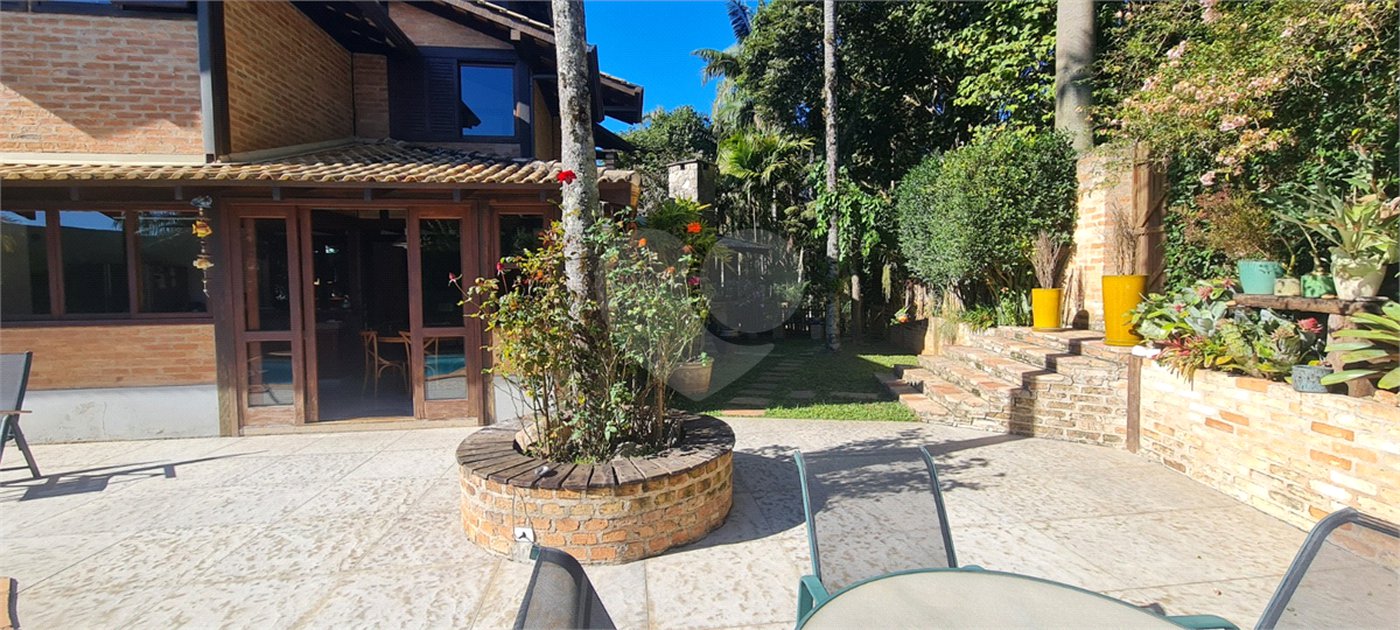 Casa à venda com 4 suítes em Serra da Cantareira, Mairiporã, SP