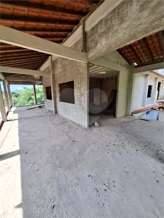 Casa à venda com 5 quartos em Santíssimo, Rio de Janeiro, RJ