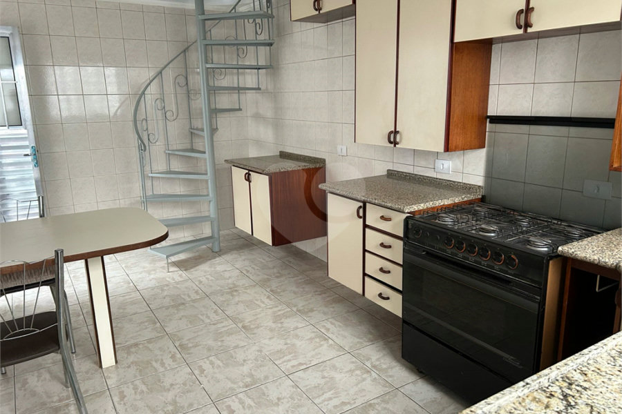 Sobrado à venda com 4 quartos, sendo 2 suítes, em Água Fria, São Paulo, SP