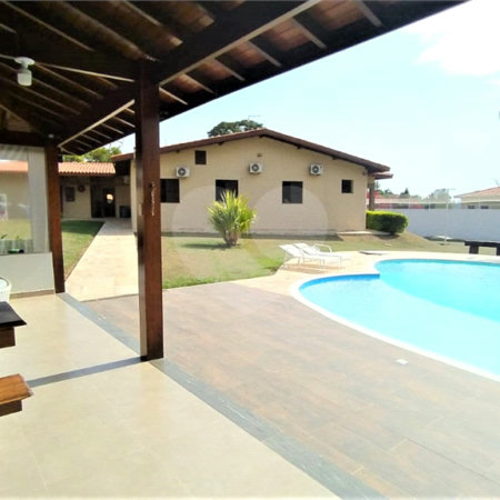 Chácara à venda com 6 quartos, sendo 4 suítes,  em Pinheirinho, Vinhedo, SP