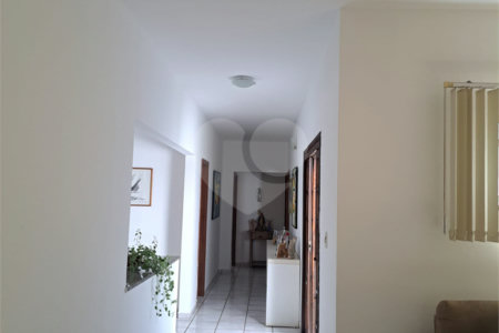 Casa à venda com 3 quartos, sendo 1 suíte,  em Jardim das Estações (vila Xavier), Araraquara, SP