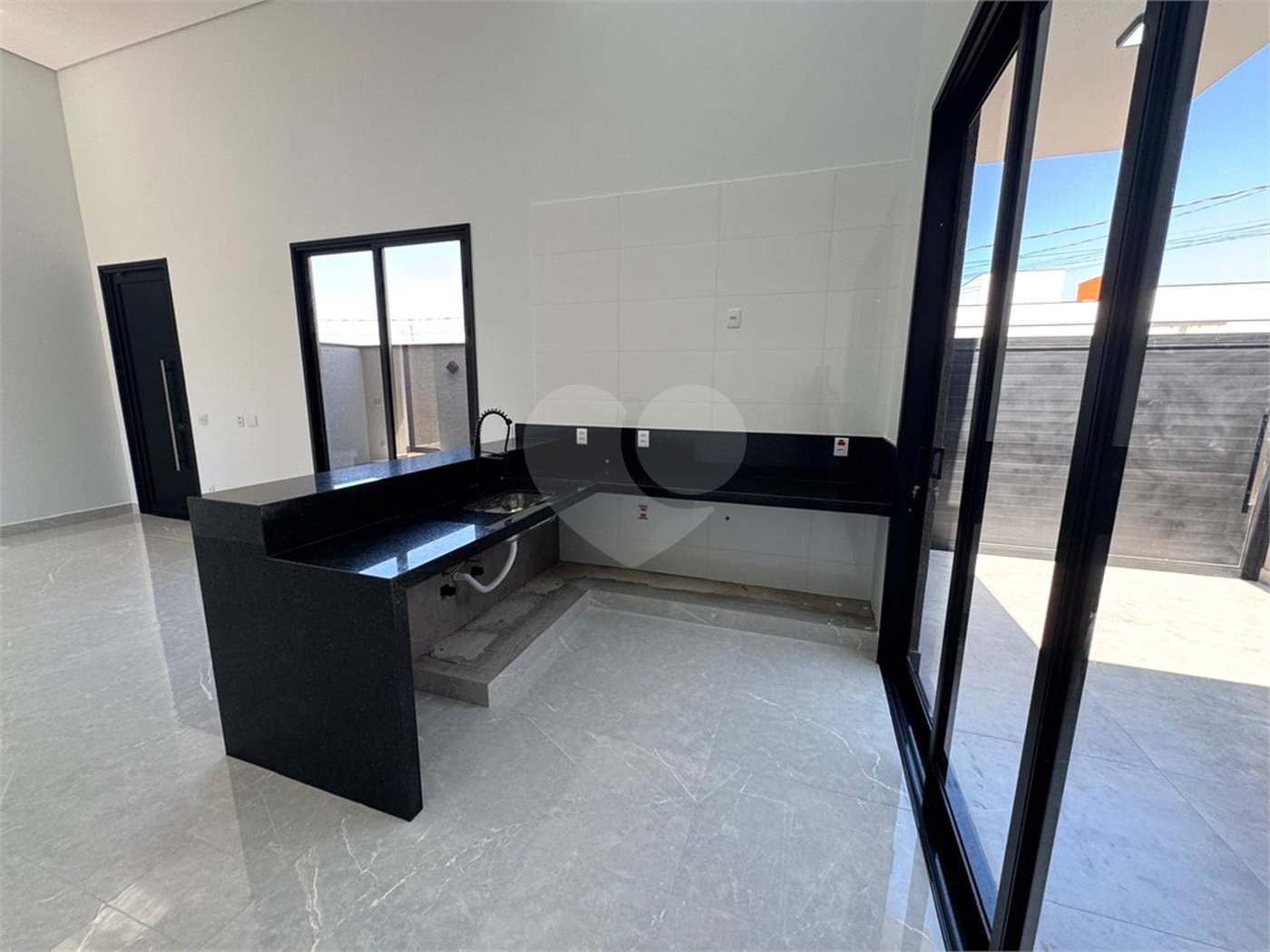 Casa à venda com 3 quartos, sendo 1 suíte, no condomínio Terras de São Francisco, Sorocaba - SP