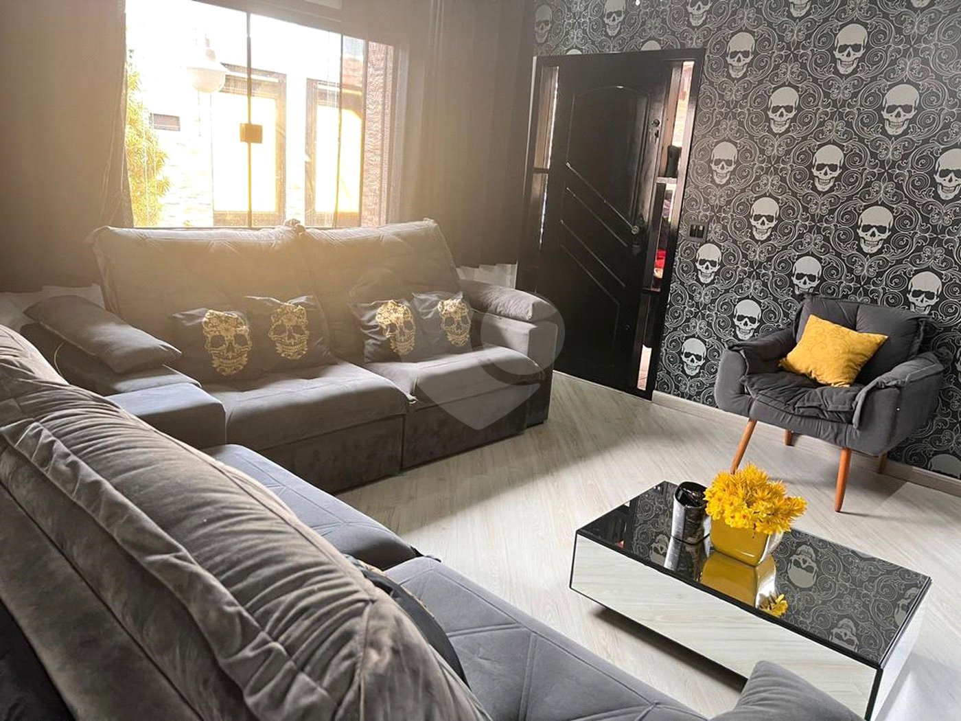 Sobrado à venda com 3 quartos, sendo 1 suíte,  em Jardim Modelo, Suzano, SP