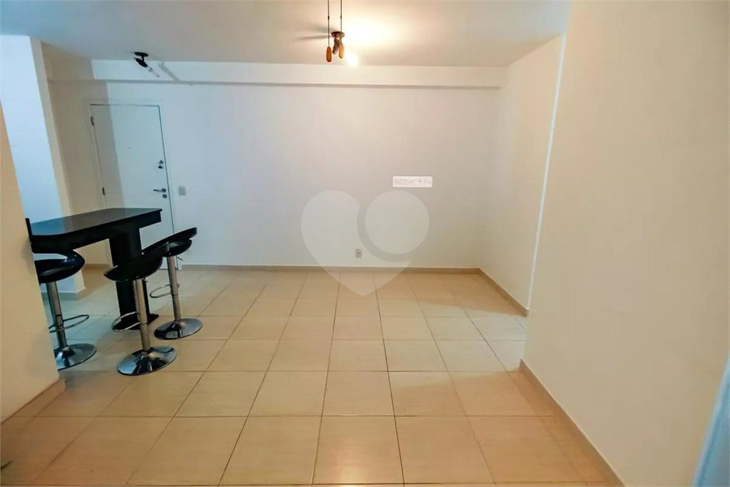 Apartamento à venda com 3 quartos, sendo 1 suíte,  em Lar São Paulo, São Paulo, SP
