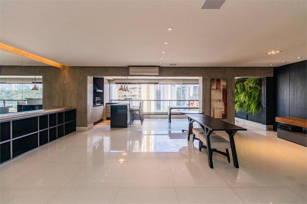 Apartamento à venda com 3 suítes em Granja Julieta, São Paulo, SP